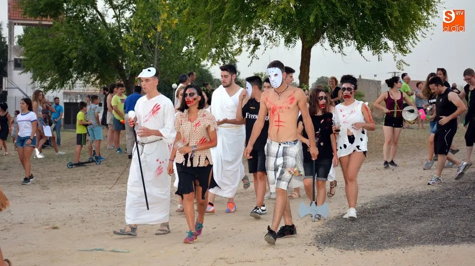 Foto 5 - Diversi&oacute;n y mucho humor en el desfile de carrozas y disfraces de Cerralbo
