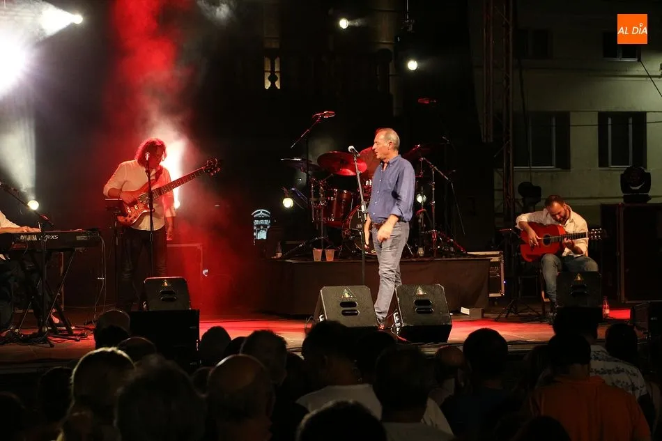 Foto 9 - Las baladas de Jos&eacute; Manuel Soto abren el verano de la m&uacute;sica en Guijuelo