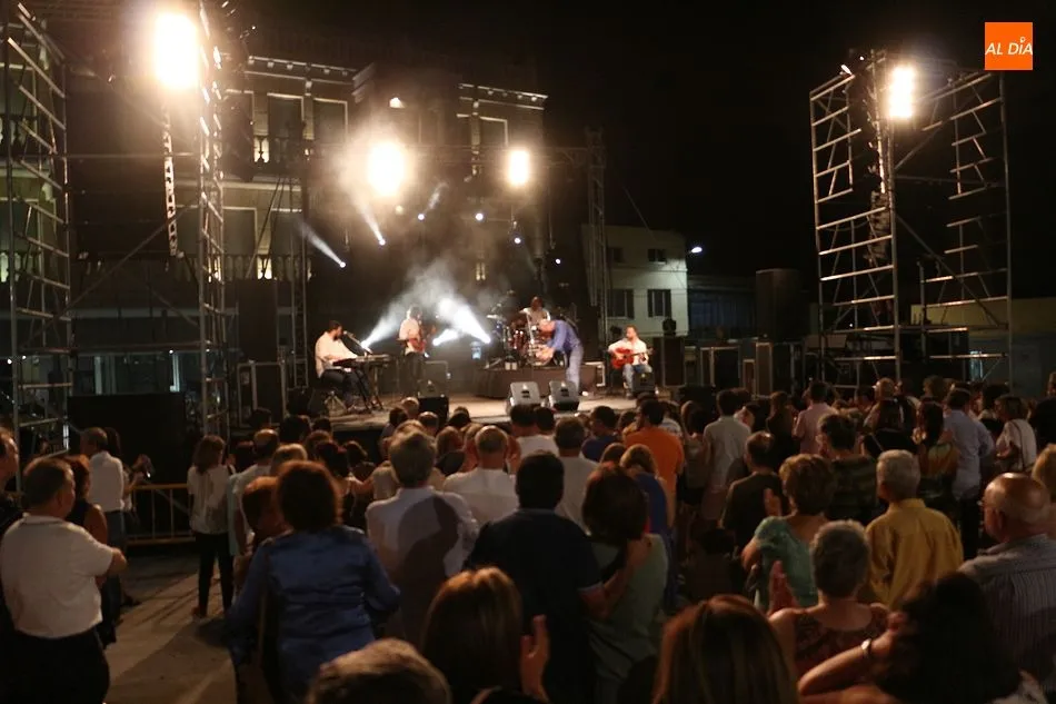 Foto 6 - Las baladas de Jos&eacute; Manuel Soto abren el verano de la m&uacute;sica en Guijuelo