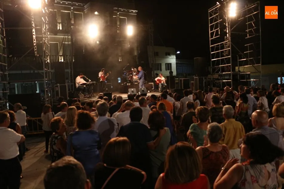 Foto 3 - Las baladas de Jos&eacute; Manuel Soto abren el verano de la m&uacute;sica en Guijuelo