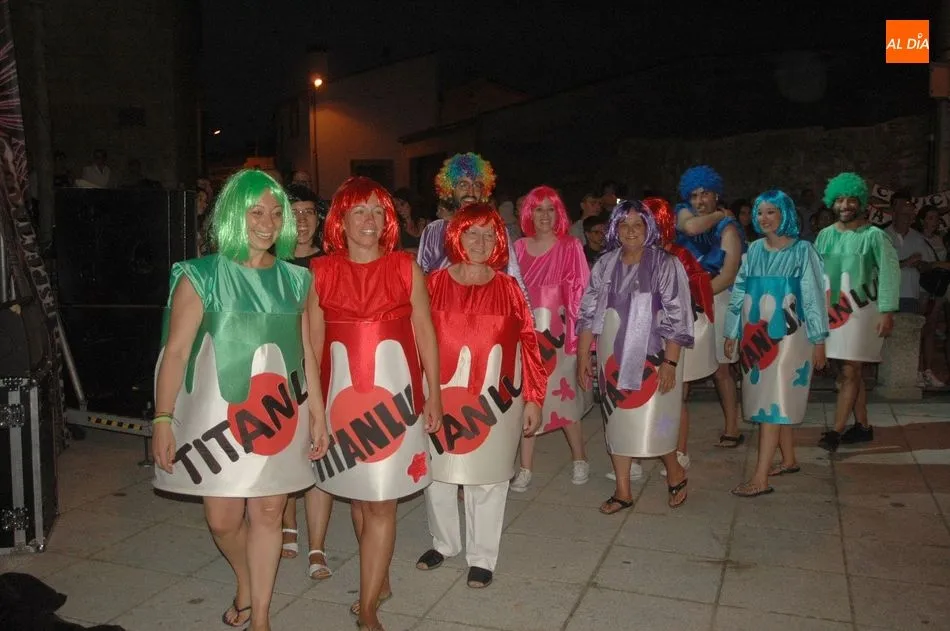 Foto 6 - Divertido desfile de disfraces para animar las fiestas  