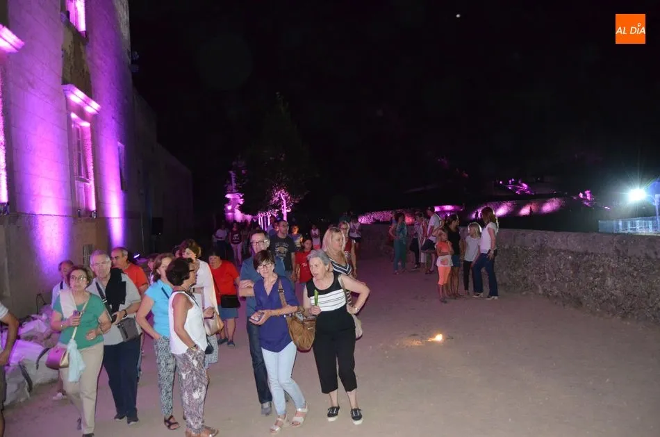 Foto 5 - El Bosque se llena de magia y de p&uacute;blico en la velada de luz y sonido  