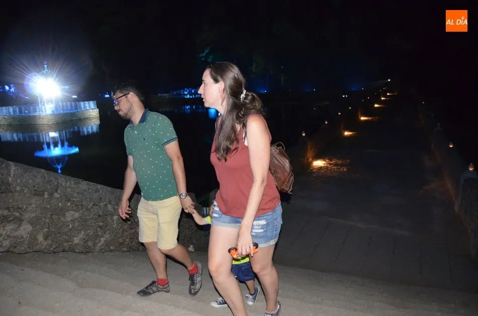 Foto 4 - El Bosque se llena de magia y de p&uacute;blico en la velada de luz y sonido  