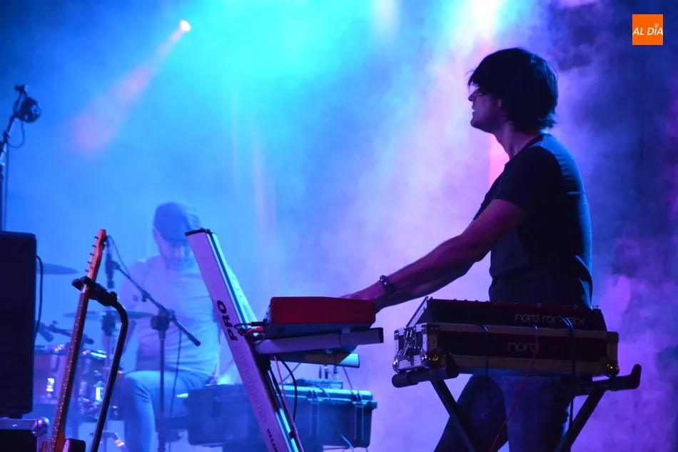 Foto 10 - &lsquo;El Viaje de Elliot&rsquo; pone banda sonora a una de las noches m&aacute;s concurridas del verano  