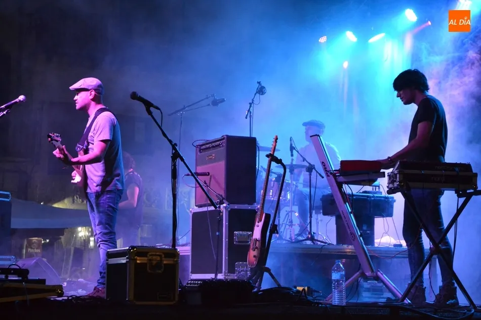 Foto 11 - &lsquo;El Viaje de Elliot&rsquo; pone banda sonora a una de las noches m&aacute;s concurridas del verano  