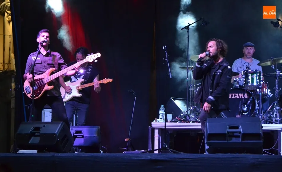 Foto 4 - &lsquo;El Viaje de Elliot&rsquo; pone banda sonora a una de las noches m&aacute;s concurridas del verano  