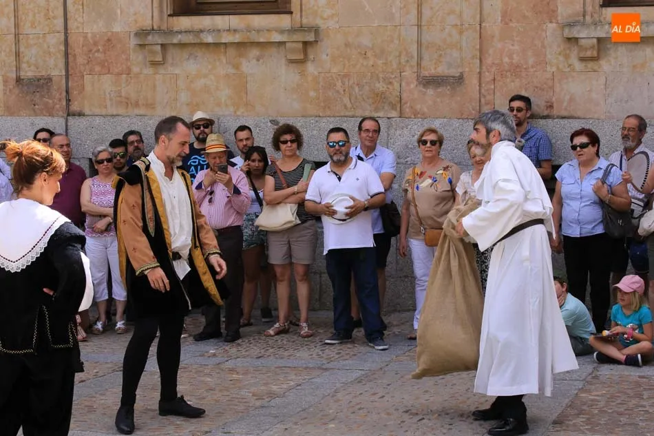 Foto 2 - Ruta teatralizada por los rincones que ambientan &lsquo;Los manuscristos de Salamanca&rsquo;