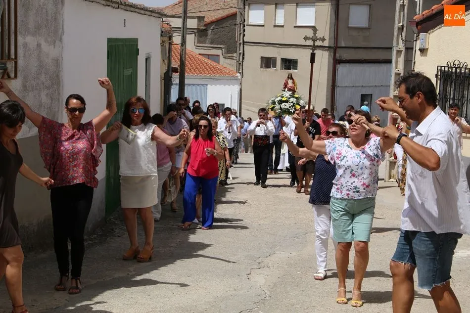 Foto 11 - Poveda de las Cintas honra a Nuestra Se&ntilde;ora del Castillo con la tradicional procesi&oacute;n