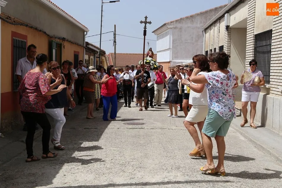 Foto 10 - Poveda de las Cintas honra a Nuestra Se&ntilde;ora del Castillo con la tradicional procesi&oacute;n