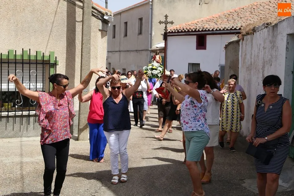 Foto 9 - Poveda de las Cintas honra a Nuestra Se&ntilde;ora del Castillo con la tradicional procesi&oacute;n