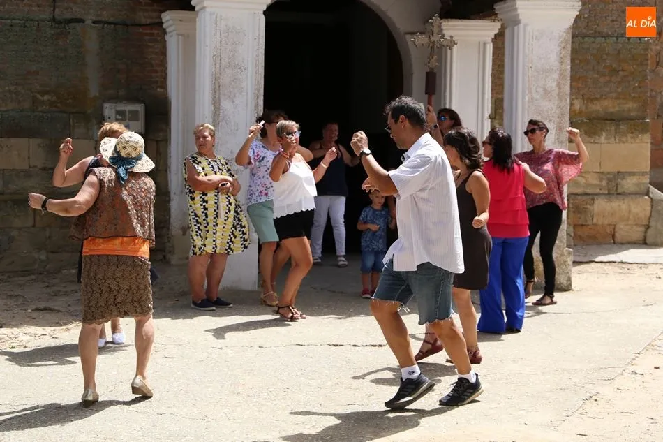 Foto 8 - Poveda de las Cintas honra a Nuestra Se&ntilde;ora del Castillo con la tradicional procesi&oacute;n