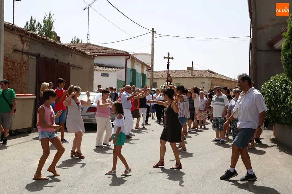 Foto 7 - Poveda de las Cintas honra a Nuestra Se&ntilde;ora del Castillo con la tradicional procesi&oacute;n
