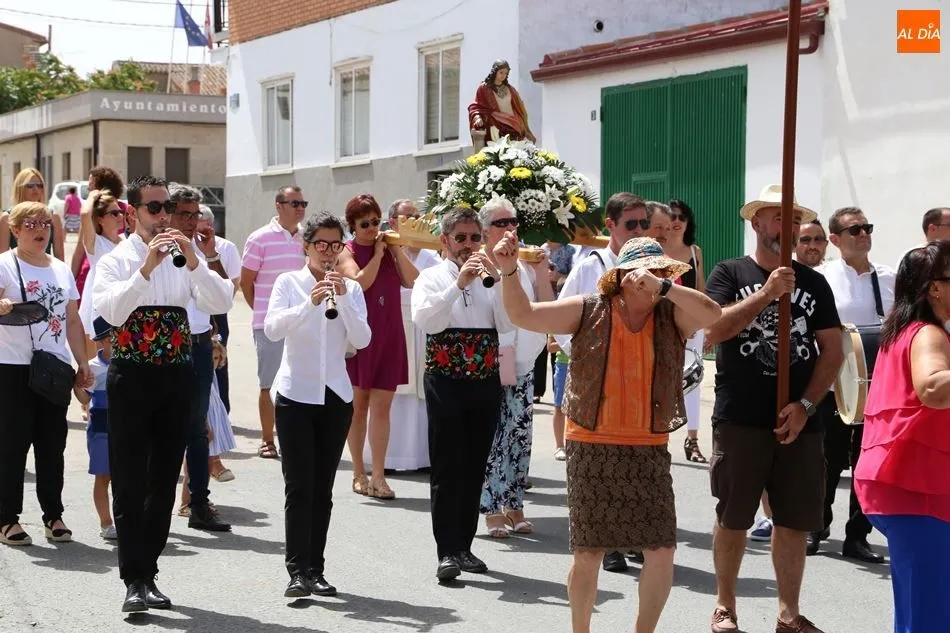 Foto 2 - Poveda de las Cintas honra a Nuestra Se&ntilde;ora del Castillo con la tradicional procesi&oacute;n