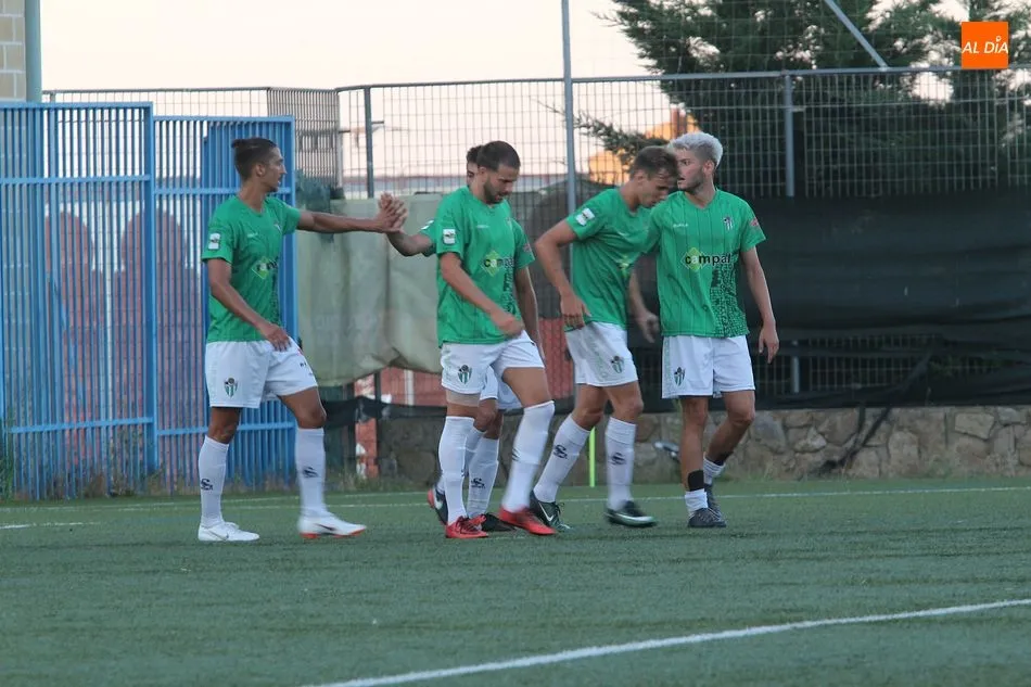 Los jugadores del Guijuelo van cogiendo forma y encontrado su juego durante la pretemporada