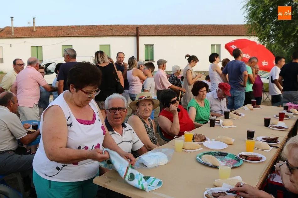 Foto 9 - Las fiestas de Los Perdones dejan a los vecinos de Cerralbo el mejor sabor de boca  