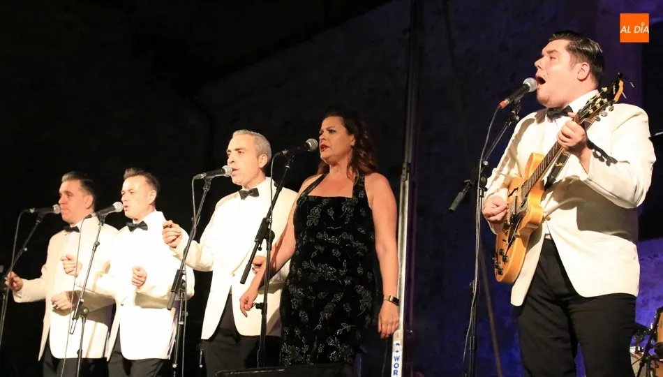 Un instante del concierto en los Jardines de Santo Domingo. Fotos: Alberto Martín