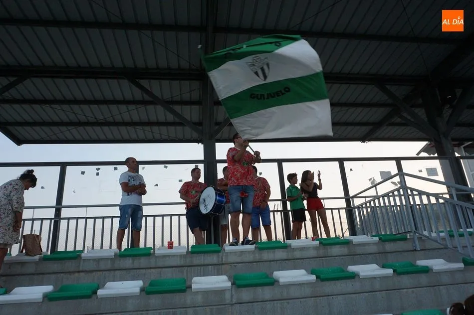 Foto 8 - El CD Guijuelo sufre su primera derrota de la pretemporada ante el San Agust&iacute;n (0-2)