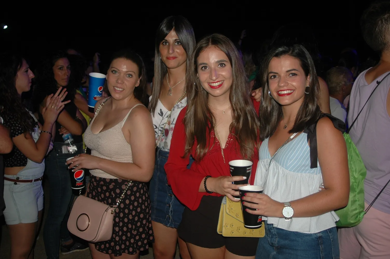 Foto 7 - Peralejos de Abajo vibra con el concierto de Camela  