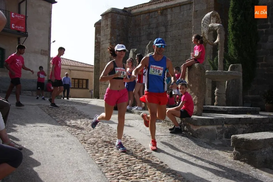 Foto 8 - Ignacio Gonz&aacute;lez y Yaiza S&aacute;nchez, ganadores en la Legua Castellana de Monleras  