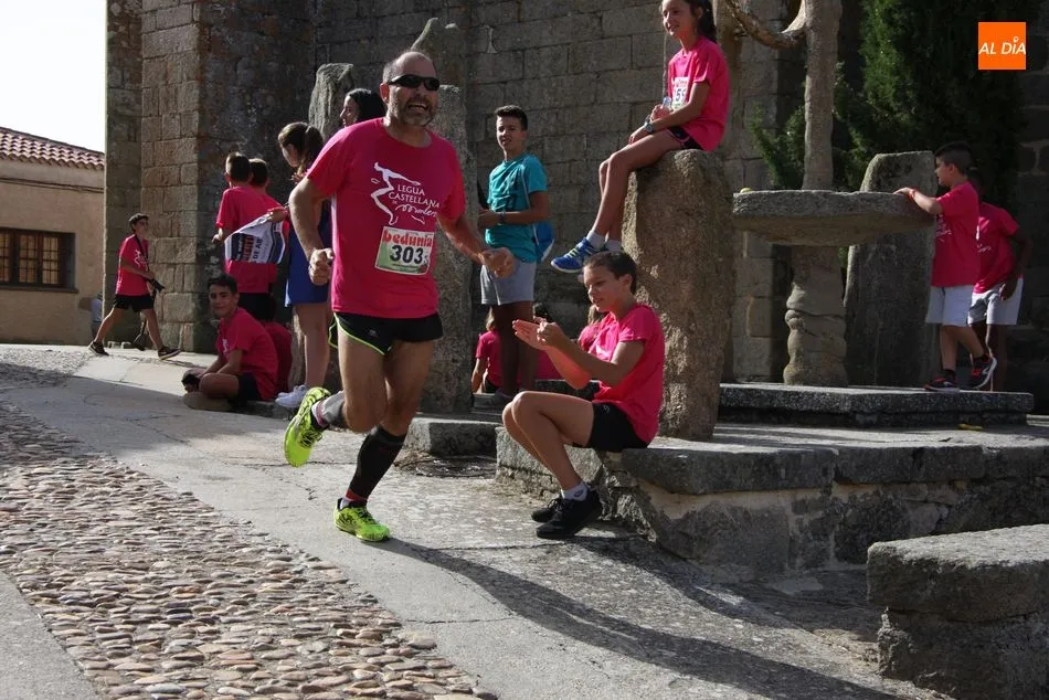 Foto 7 - Ignacio Gonz&aacute;lez y Yaiza S&aacute;nchez, ganadores en la Legua Castellana de Monleras  