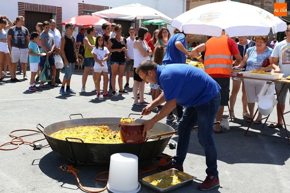 Foto 5 - Las fiestas llegan a su fin con la paella solidaria