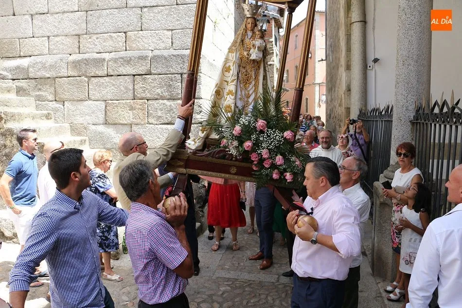 Foto 4 - Homenaje a la Virgen de las Nieves