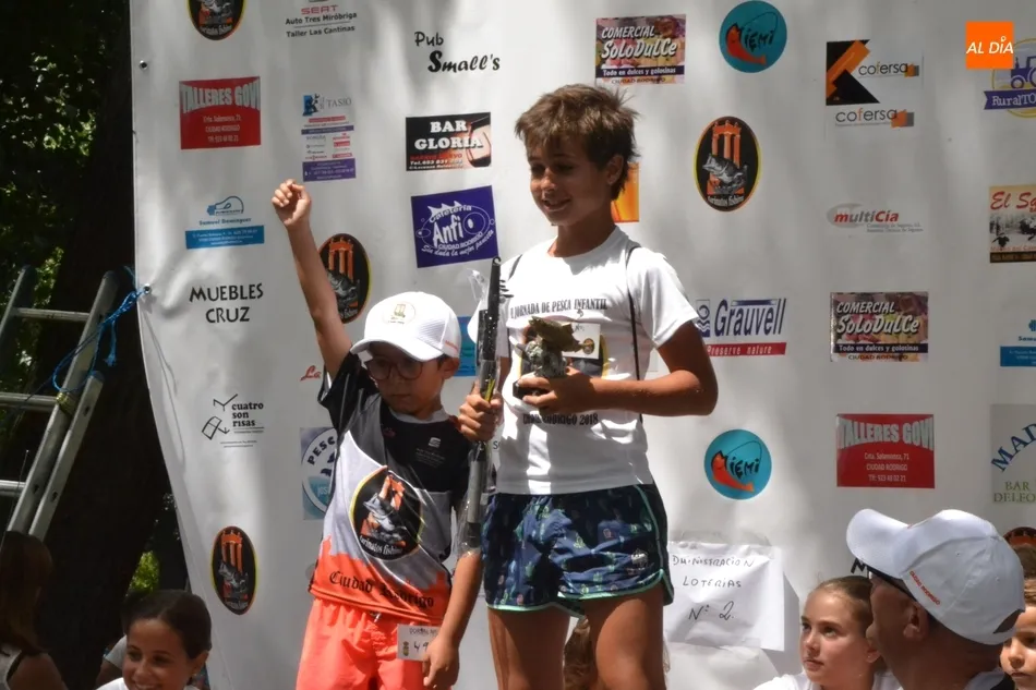 Foto 11 - El concurso de pesca supera el list&oacute;n de los 200 participantes con bajas cifras de capturas  