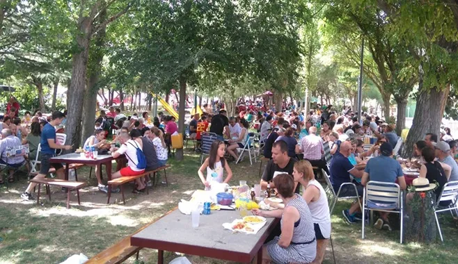 La Chopera era el gran punto de encuentro de los ragameños para disfrutar con la gran paellada de las fiestas