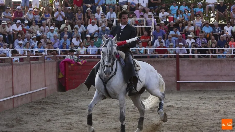 El festejo de rejones contará este año con Sebastián Fernández y Paulo Jorge Santos  | corral