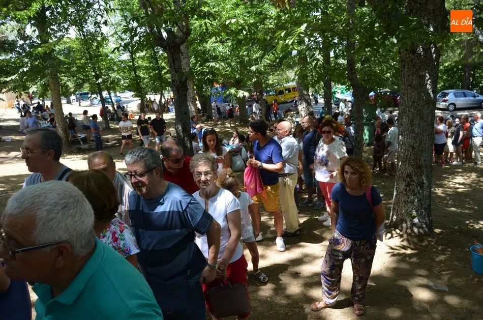 Foto 8 - El D&iacute;a del Calderillo se celebra con la degustaci&oacute;n de 2.500 raciones del suculento plato...