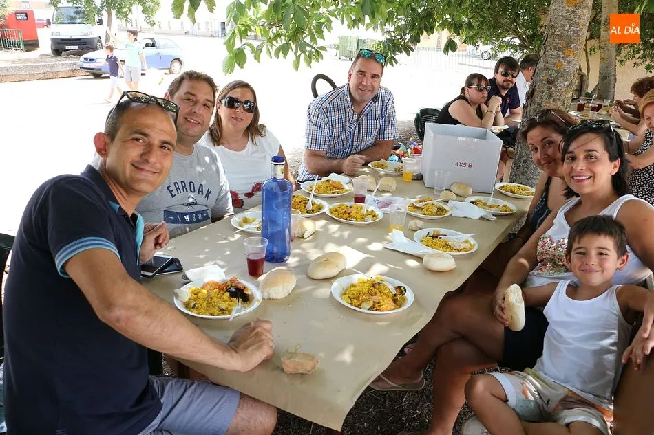 Foto 4 - Sabrosa paellada para despedir los festejos de verano