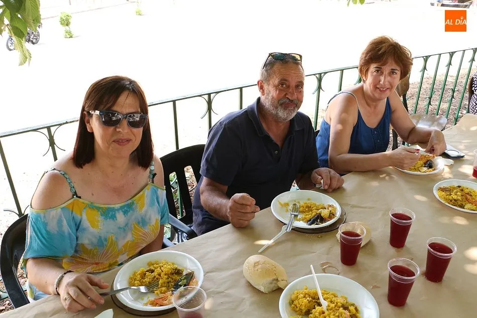 Foto 3 - Sabrosa paellada para despedir los festejos de verano