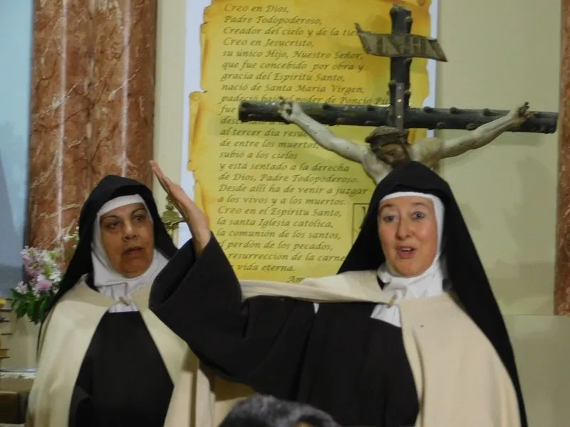 Foto 2 - Los vecinos de Santiz reciben a &lsquo;Teresa, la jardinera de la luz&rsquo; en San Miguel Arc&aacute;ngel&nbsp;  
