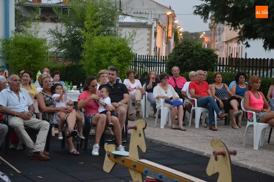 Foto 11 - Un &uacute;ltimo convite y la m&uacute;sica de Lauren Risue&ntilde;o rematan las fiestas de El Puente  