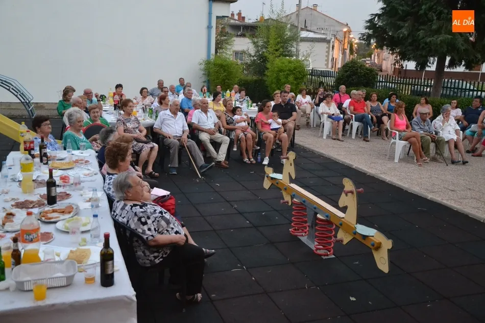 Un último convite y la música de Lauren Risueño rematan las fiestas de El Puente  