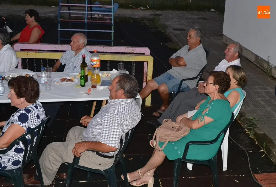 Foto 7 - Un &uacute;ltimo convite y la m&uacute;sica de Lauren Risue&ntilde;o rematan las fiestas de El Puente  