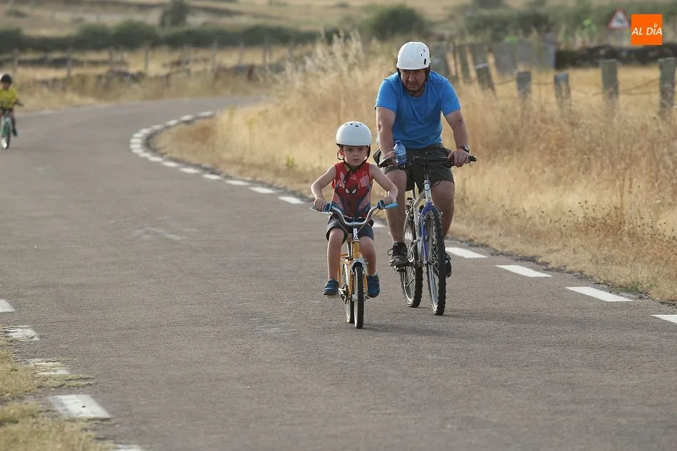 Foto 9 - Medio centenar de personas participa en la XXII Vuelta Ciclista