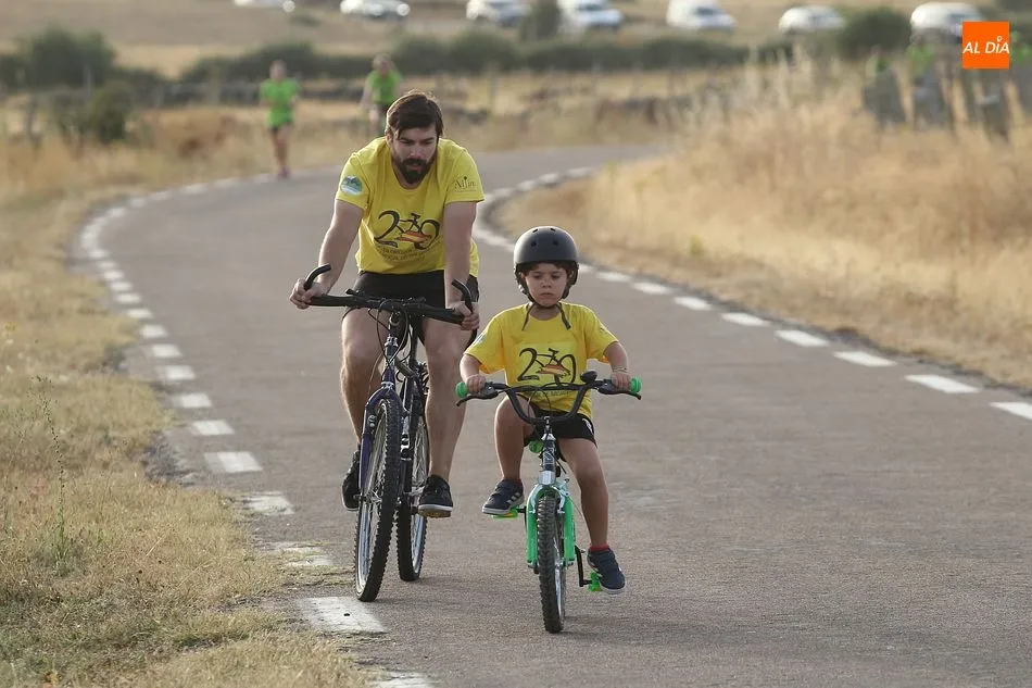 Foto 7 - Medio centenar de personas participa en la XXII Vuelta Ciclista