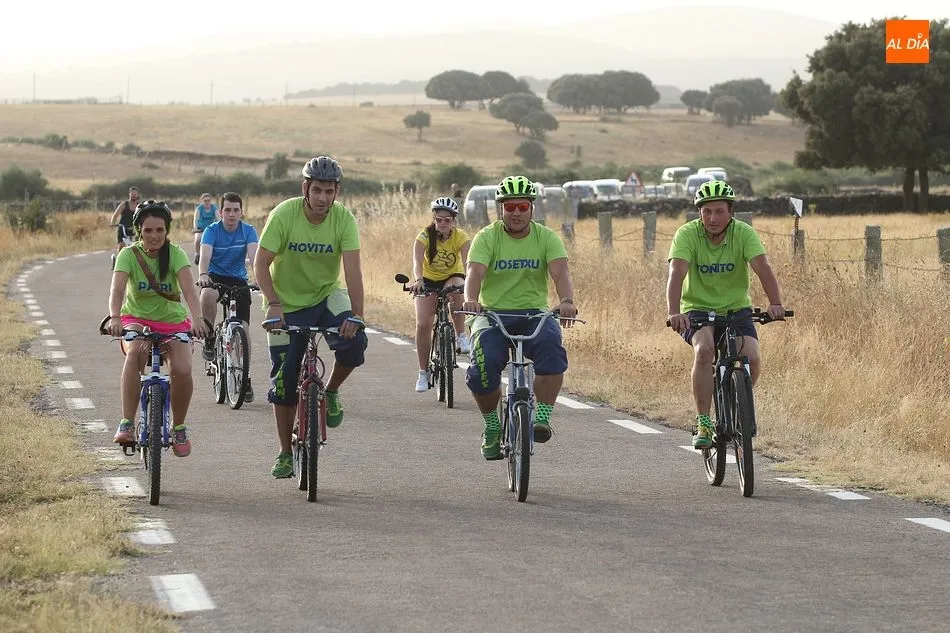 Foto 4 - Medio centenar de personas participa en la XXII Vuelta Ciclista