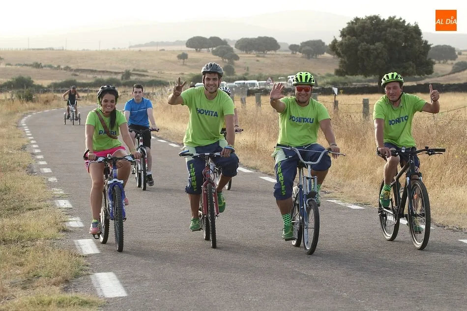 Foto 3 - Medio centenar de personas participa en la XXII Vuelta Ciclista