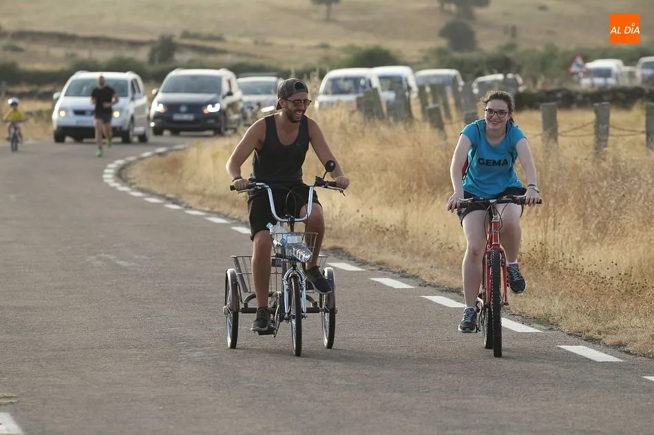 Foto 2 - Medio centenar de personas participa en la XXII Vuelta Ciclista