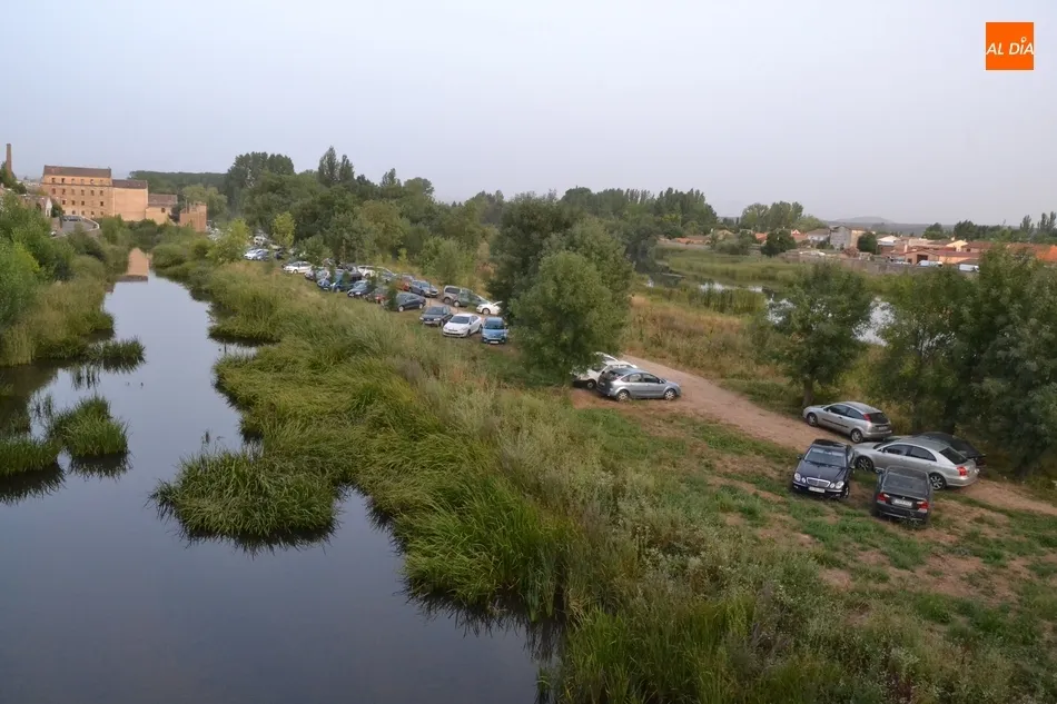 El Picón, hasta los topes de usuarios y coches  