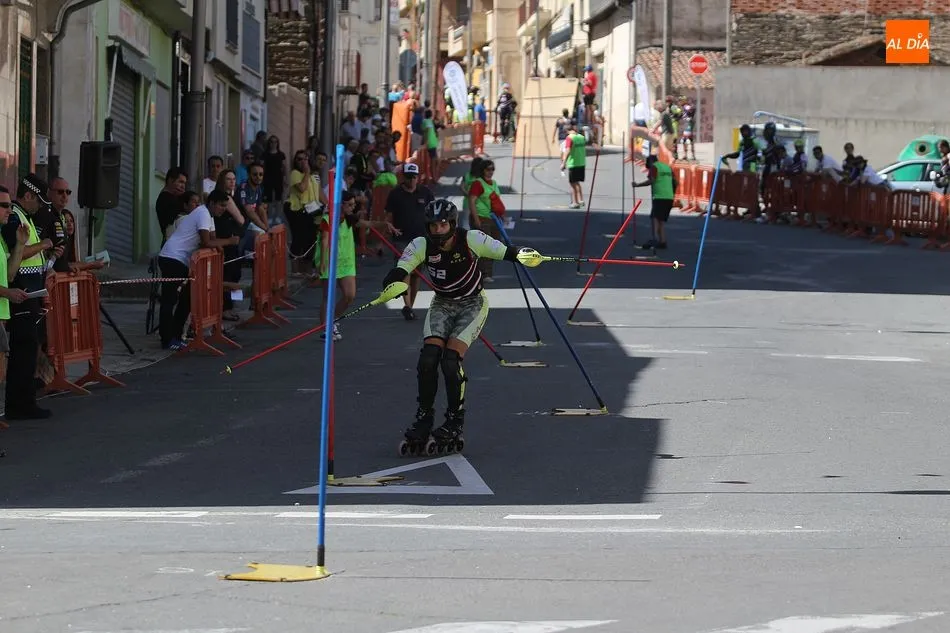 Foto 10 - La emoci&oacute;n del patinaje en l&iacute;nea llena las calles de la villa de nuevo