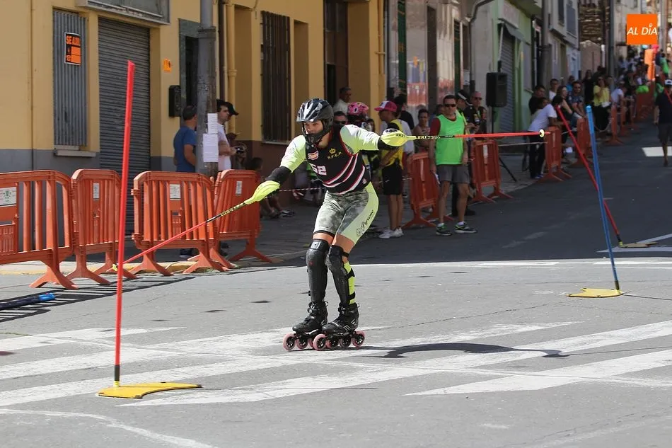 Foto 7 - La emoci&oacute;n del patinaje en l&iacute;nea llena las calles de la villa de nuevo