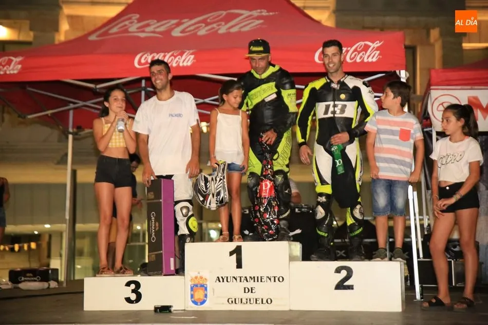 Foto 5 - La III exhibici&oacute;n Pit Bike Mini Motard llena la villa de veloces carreras
