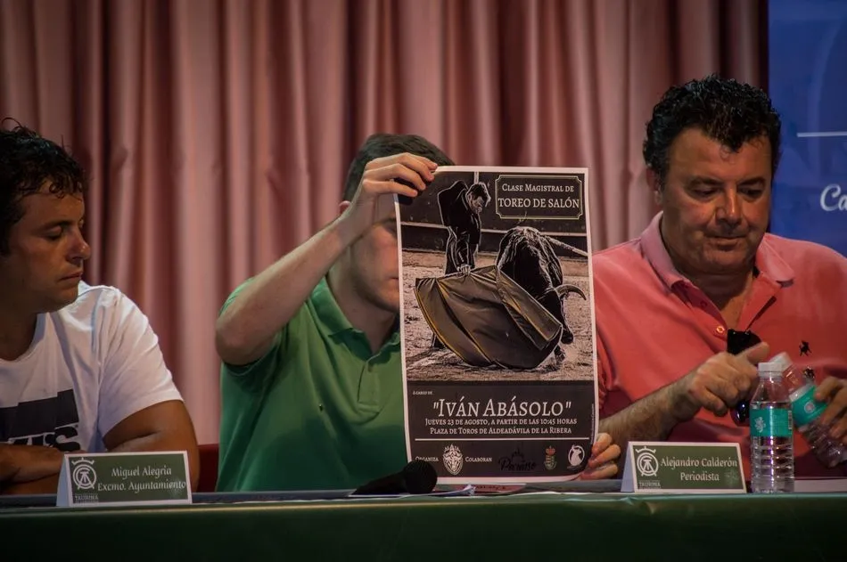 Foto 5 - La Asociaci&oacute;n Cultural Taurina de Aldead&aacute;vila presenta sus carteles para las ferias y fiestas del ...