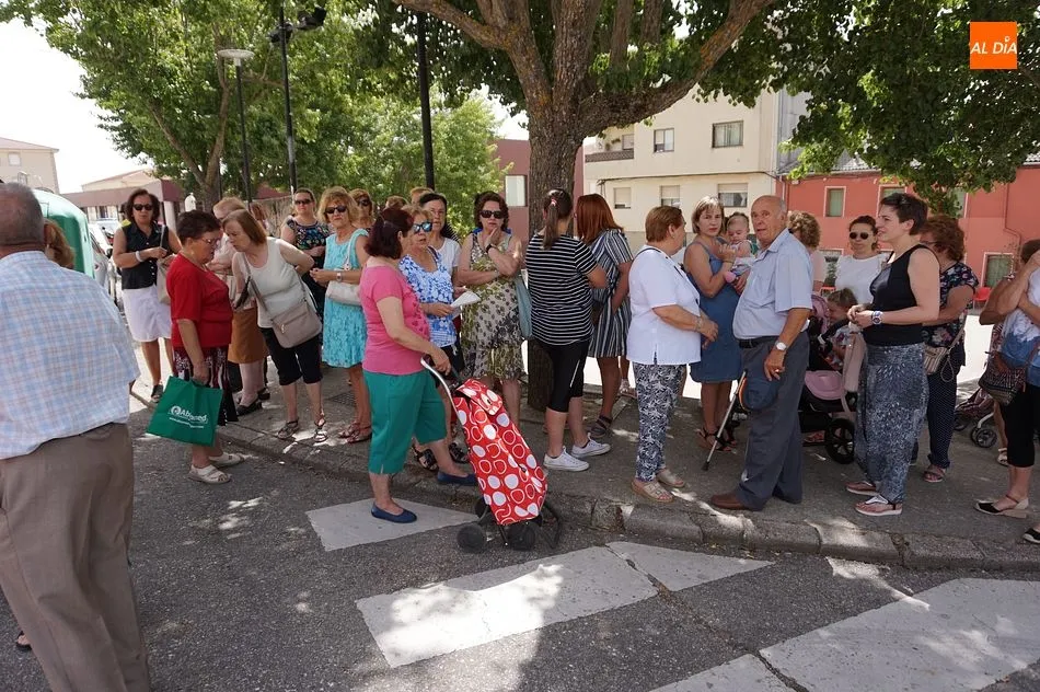 Foto 3 - &ldquo;&iexcl;Queremos sustitutos!&rdquo;, manifestaci&oacute;n por la falta de m&eacute;dicos en verano