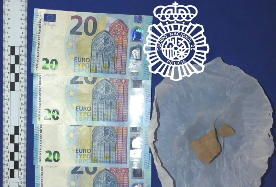 Detenido un portugués en el barrio de Buenos Aires con 12 gramos de heroína  