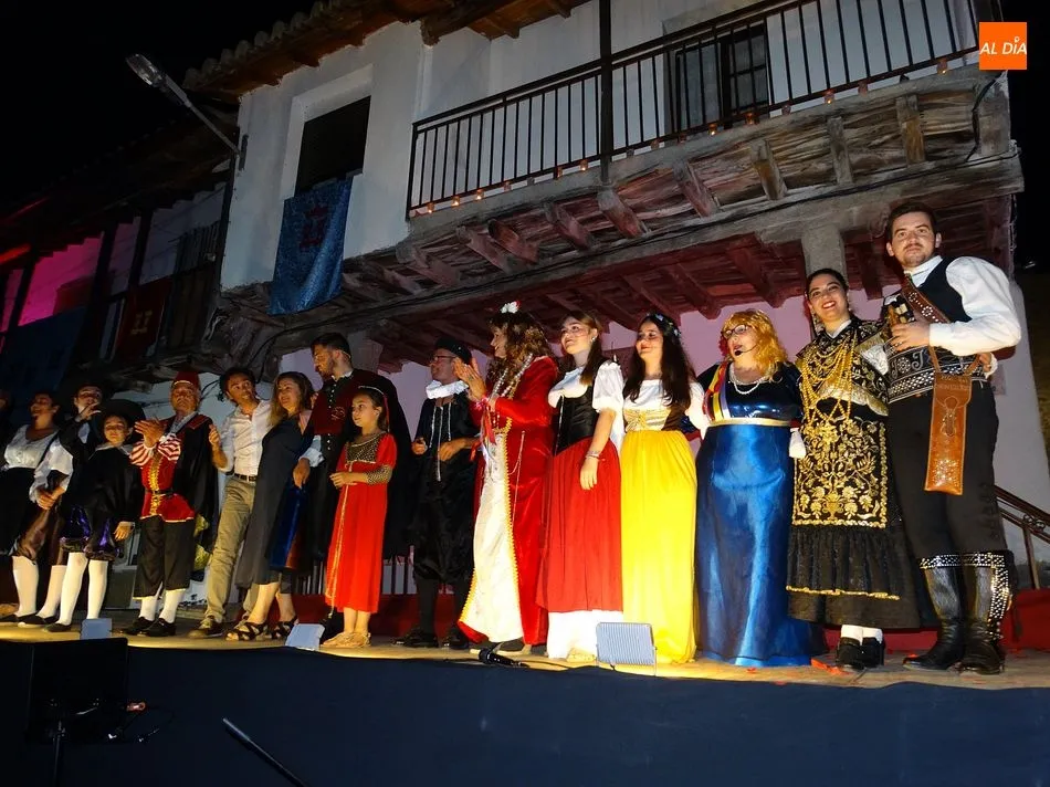Foto 5 - Puente del Congosto rinde homenaje a la Universidad de Salamanca y al Folklore Charro