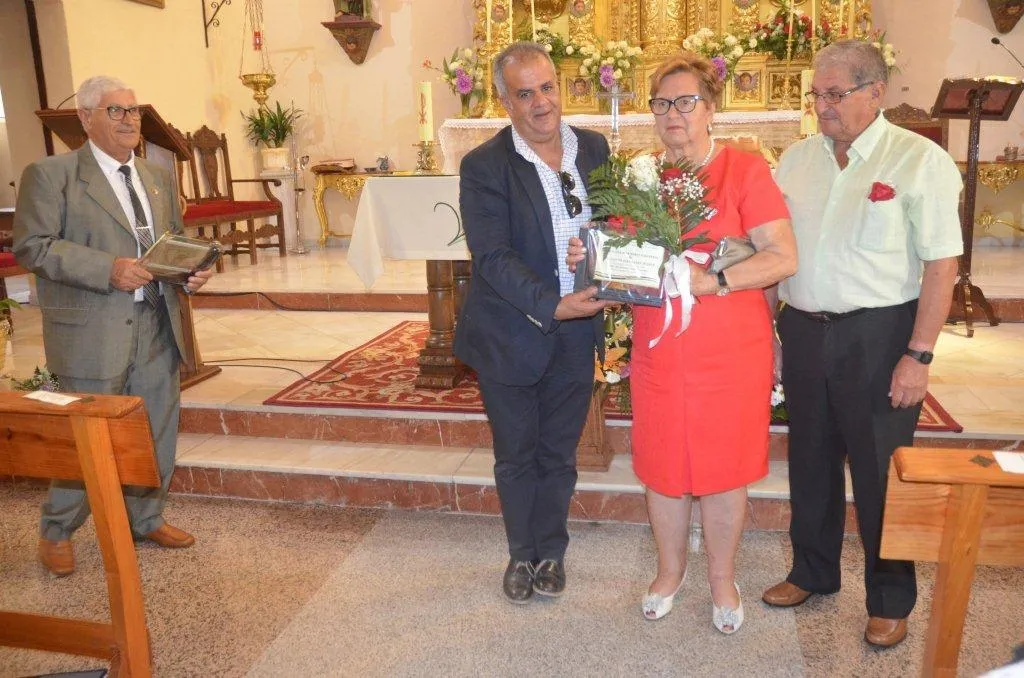 Foto 8 - Un total de 37 matrimonios festejan sus Bodas de Oro en la gran reuni&oacute;n de mayores de la comarca  